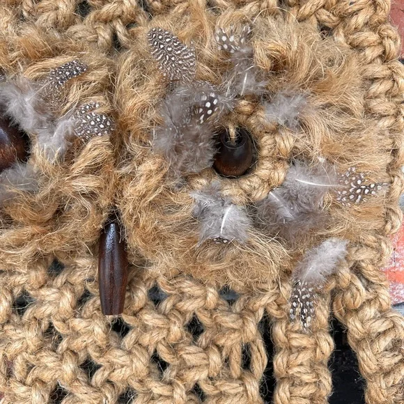 Large Vintage 70s macrame Owl with driftwood pieces - Picture 6 of 8